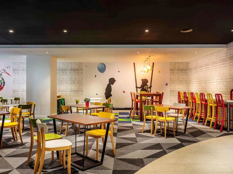 Ibis Styles Brisbane Elizabeth Street - Rental Cars 31