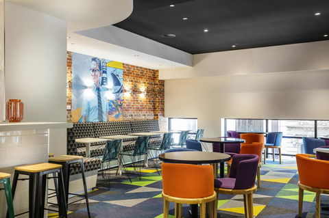 Ibis Styles Brisbane Elizabeth Street - Rental Cars 8