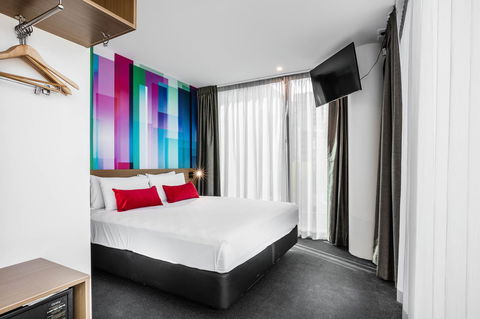 Ibis Styles Brisbane Elizabeth Street - Rental Cars 15