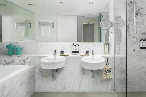 Ovolo The Valley Brisbane - Rental Cars 2