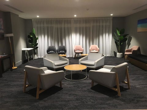 Woodroffe Hotel - Rental Cars 4