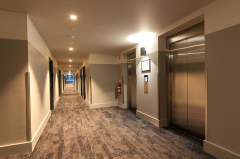 Woodroffe Hotel - Rental Cars 16