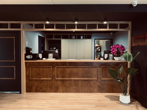 Woodroffe Hotel - Rental Cars 1
