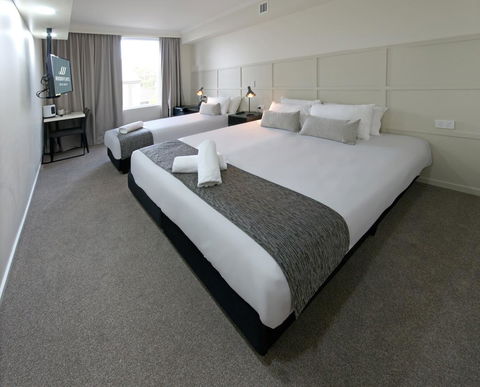 Woodroffe Hotel - Rental Cars 13