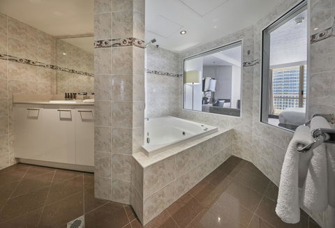 Novotel Surfers Paradise - Rental Cars 10