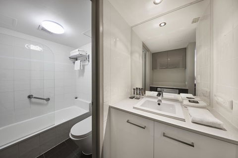 Novotel Surfers Paradise - Rental Cars 19