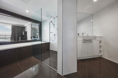 Novotel Surfers Paradise - Rental Cars 20