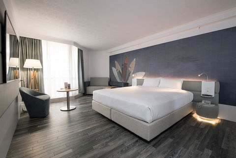 Novotel Surfers Paradise - Rental Cars 9