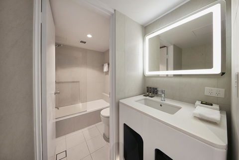 Novotel Surfers Paradise - Rental Cars 13