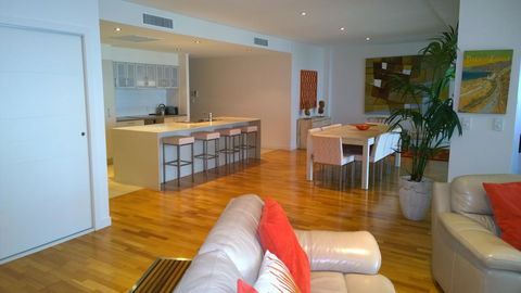 Coral Cove Apartments - Rental Cars 29