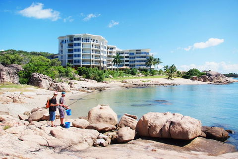 Coral Cove Apartments - Rental Cars 1