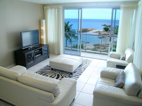 Coral Cove Apartments - Rental Cars 13