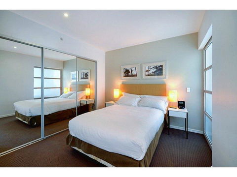 H Star Residences-- Paradise Stayz - Rental Cars 8