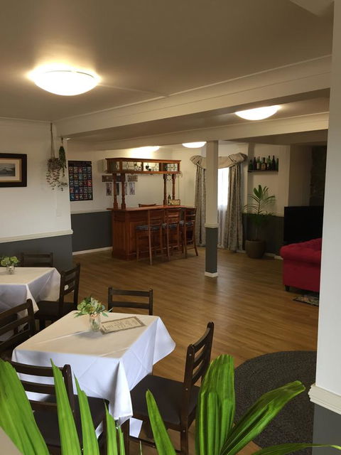 Malanda Manor Guesthouse - Rental Cars 12