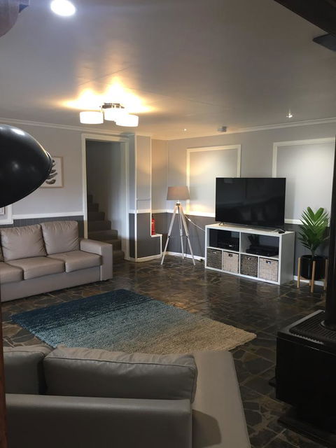 Malanda Manor Guesthouse - Rental Cars 20