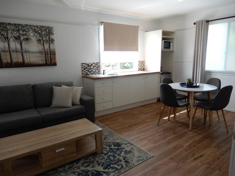Malanda Manor Guesthouse - Rental Cars 18