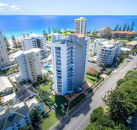 Rainbow Commodore Apartments - Rental Cars