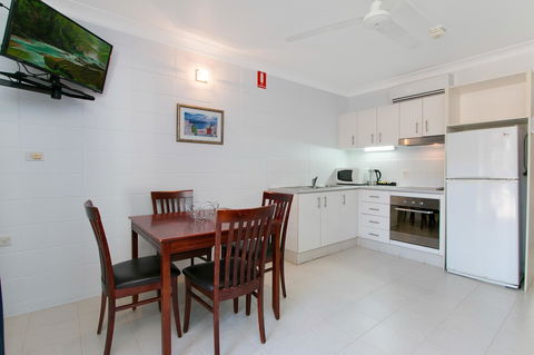 Cairns City Palms - Rental Cars 21