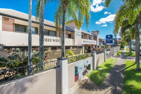 Cairns City Palms - Rental Cars 0