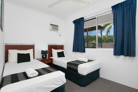 Cairns City Palms - Rental Cars 25