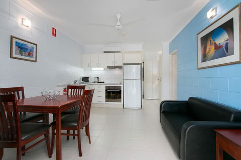 Cairns City Palms - Rental Cars 20