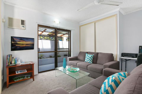 Cairns City Palms - Rental Cars 5