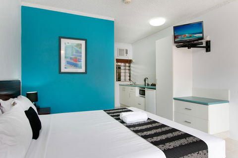 Cairns City Palms - Rental Cars 15