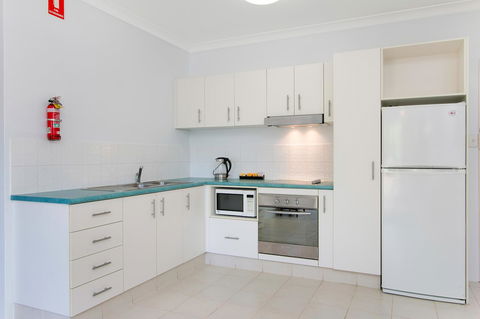 Cairns City Palms - Rental Cars 10