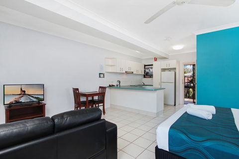 Cairns City Palms - Rental Cars 12