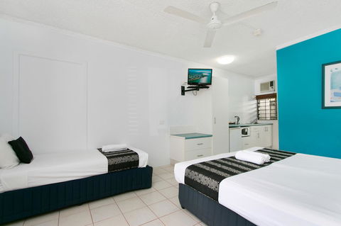 Cairns City Palms - Rental Cars 27