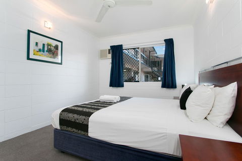 Cairns City Palms - Rental Cars 24