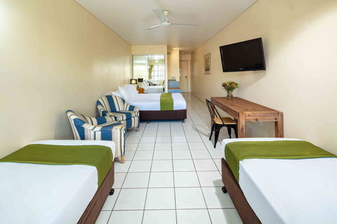 Hides Hotel - Rental Cars 14