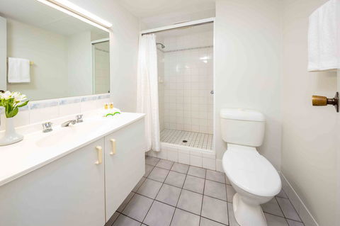 Hides Hotel - Rental Cars 6