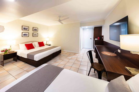 Hides Hotel - Rental Cars 7