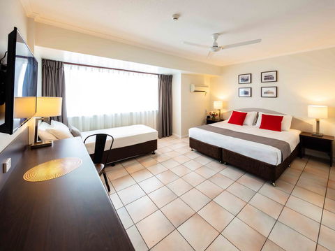 Hides Hotel - Rental Cars 1