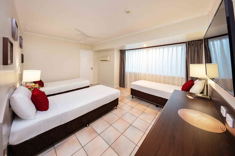 Hides Hotel - Rental Cars 9