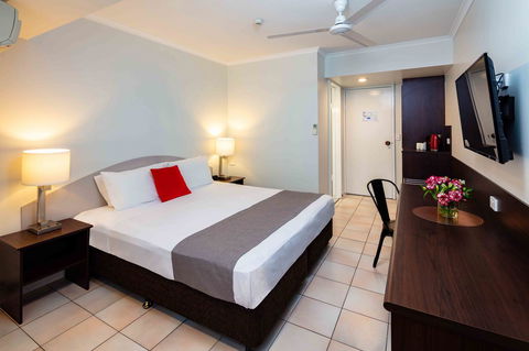 Hides Hotel - Rental Cars 3