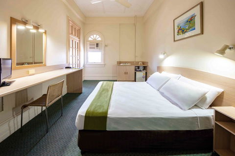Hides Hotel - Rental Cars 16