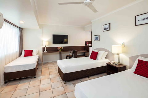 Hides Hotel - Rental Cars 8