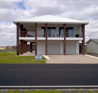 White Caps BB Apartment - Rental Cars