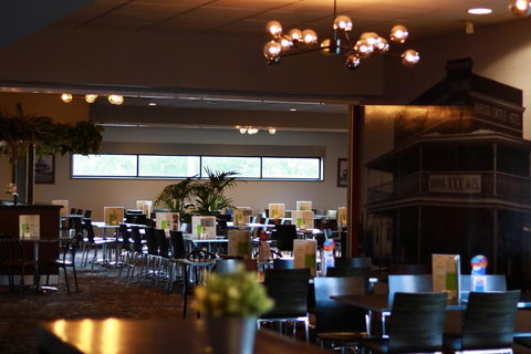 Windsor Castle Hotel - Rental Cars 2