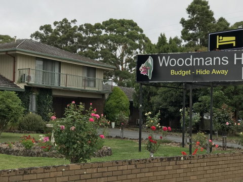 Woodmans Hill Motel - Rental Cars 0