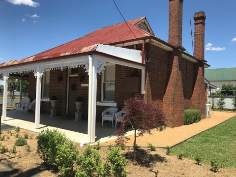 Woodstock Cottage - Rental Cars 2