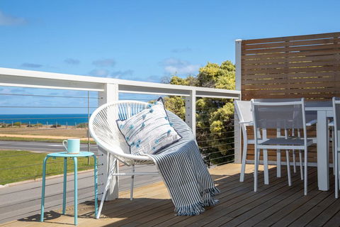 Xanadu - Aldinga Beach - Rental Cars 0