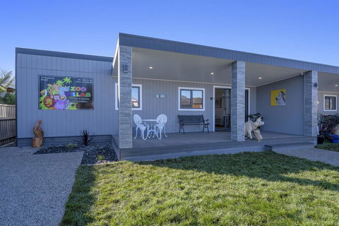Zoo Villas : Villa Zebra - Central Wynyard - Rental Cars 0