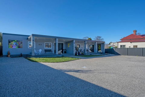 Zoo Villas : Villa Zebra - Central Wynyard - Rental Cars 2