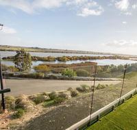 Serenity and sweeping Murray River views - Rental Cars