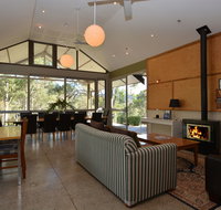 Elfin Hill Vineyard Accommodation - Rental Cars
