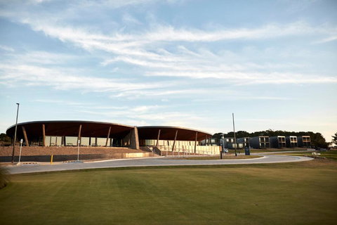 Accommodation @ Curlewis - Rental Cars 1