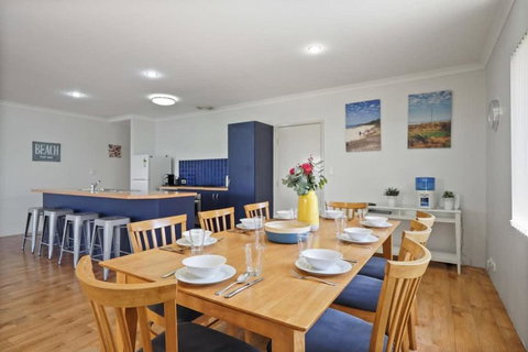 Across The Way, Golf And Beach Heaven - Rental Cars 4